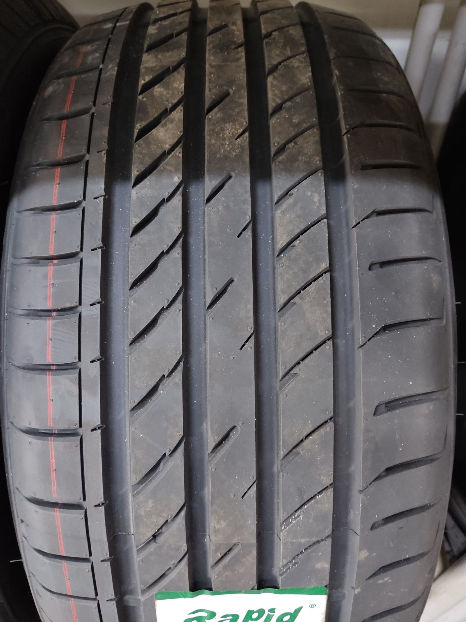 Rapid 245/40R18 ECO819 97Y