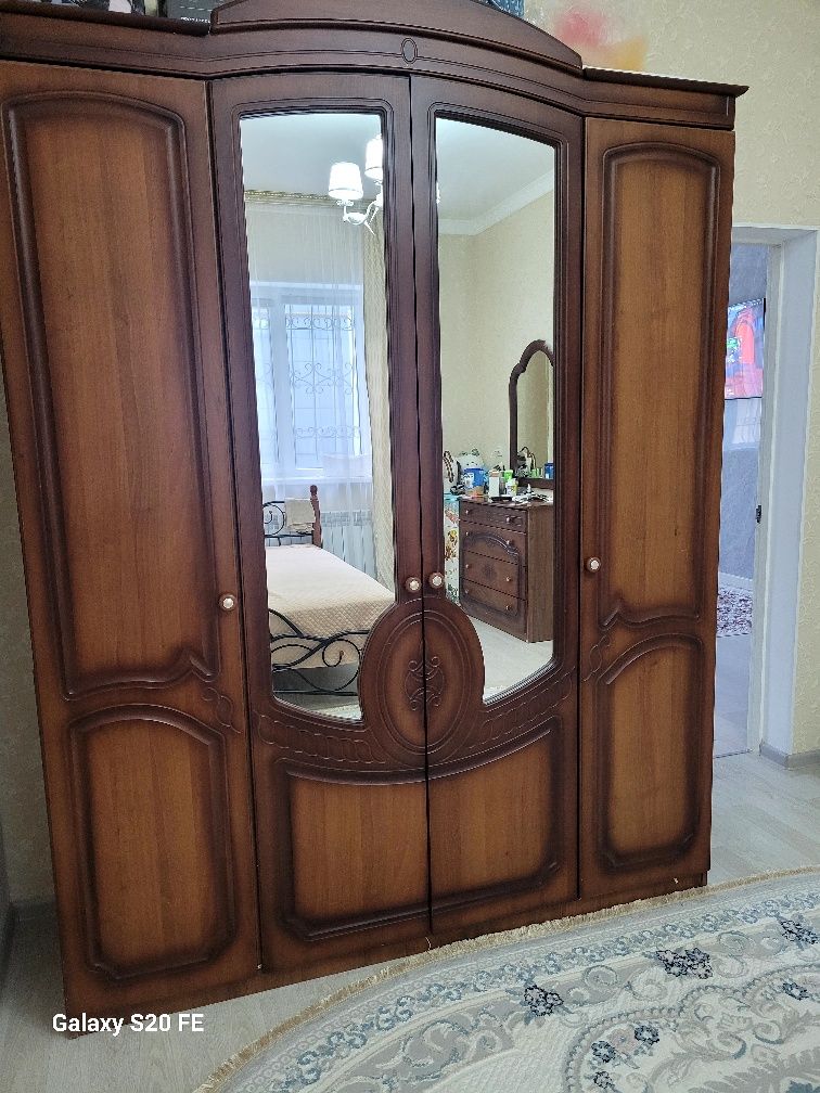 Шифоньер, комод сатылады