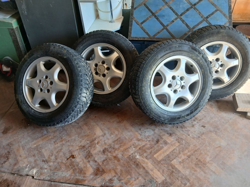 Продам зимнюю резину на дисках на Т4.