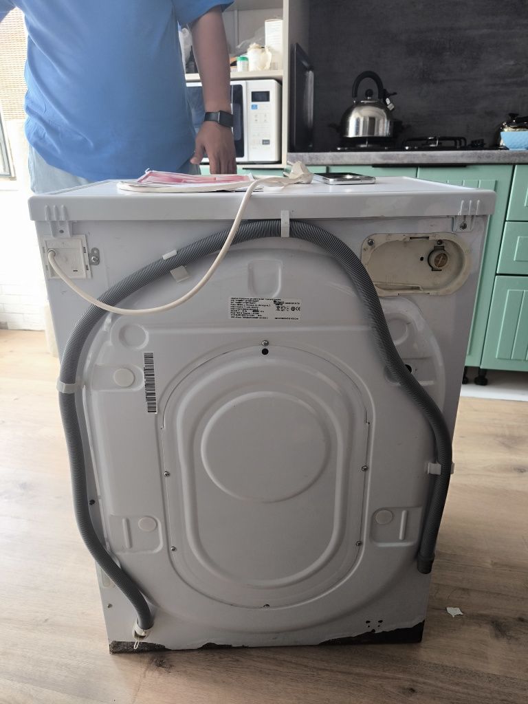 Hotpoint Ariston стиральная машина в хорошем состоянии