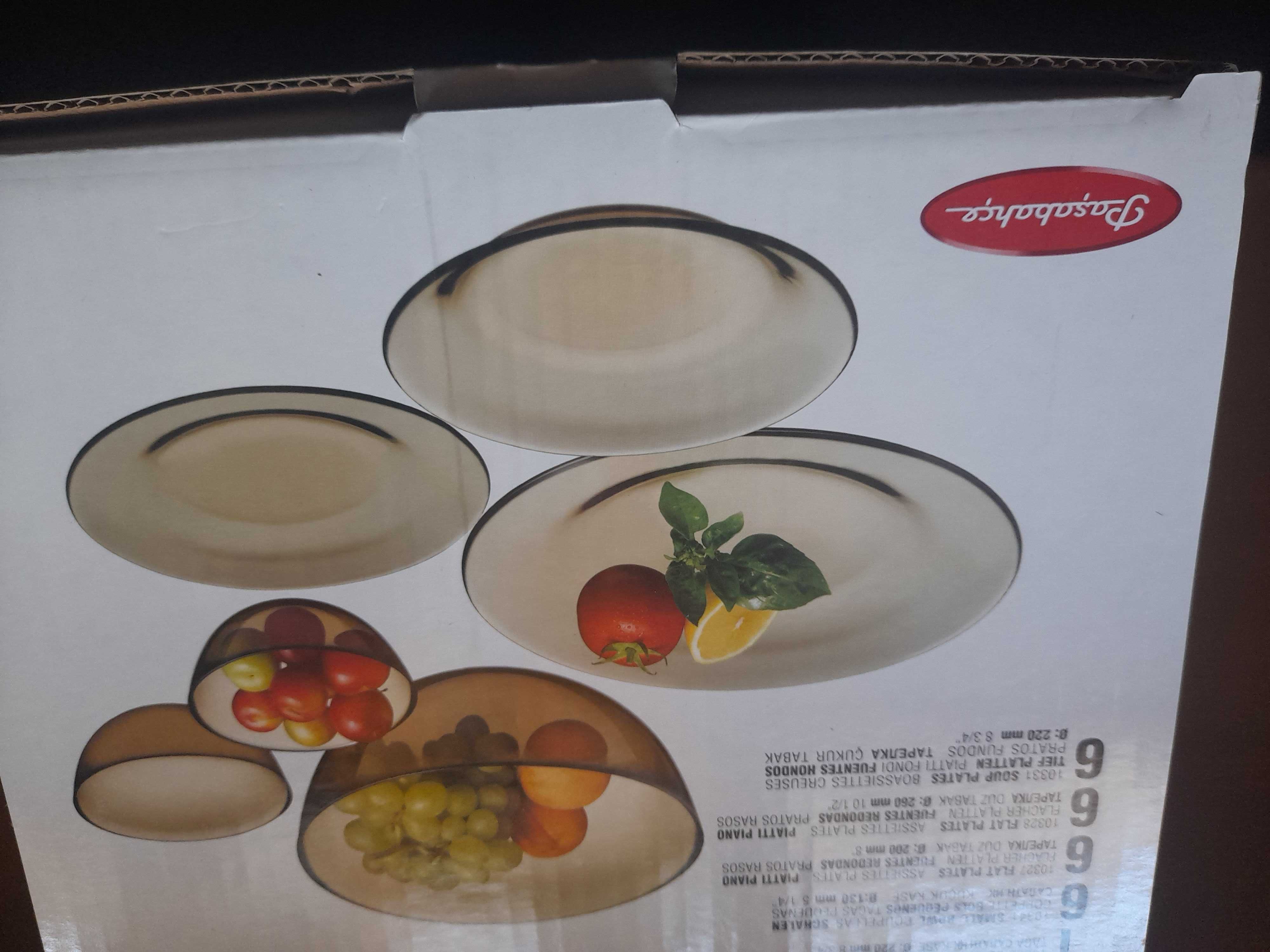 Продам набор посуды.