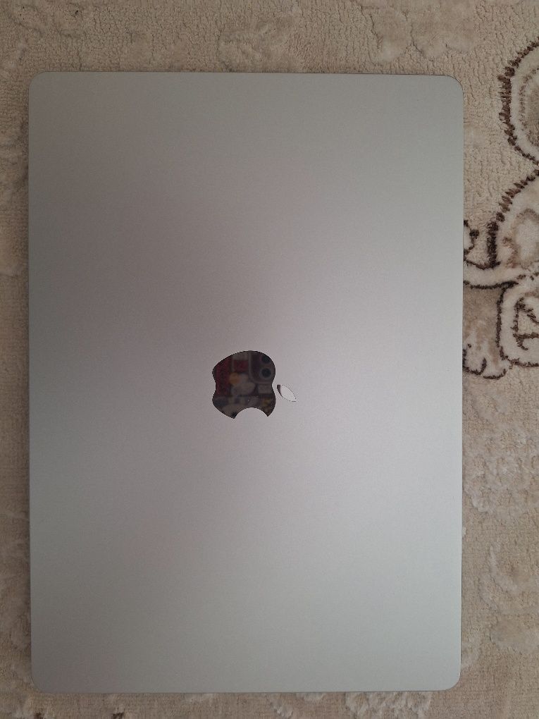 Продается Apple Macbook Air 15, 256 гб