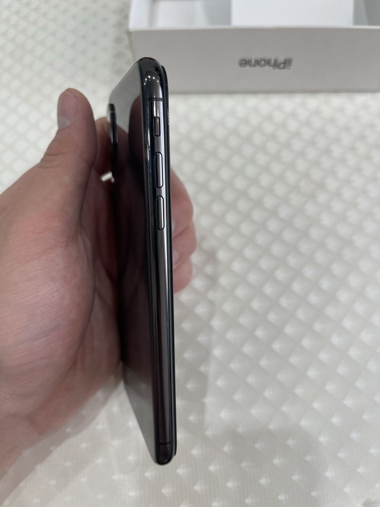 Продам Iphone X 10