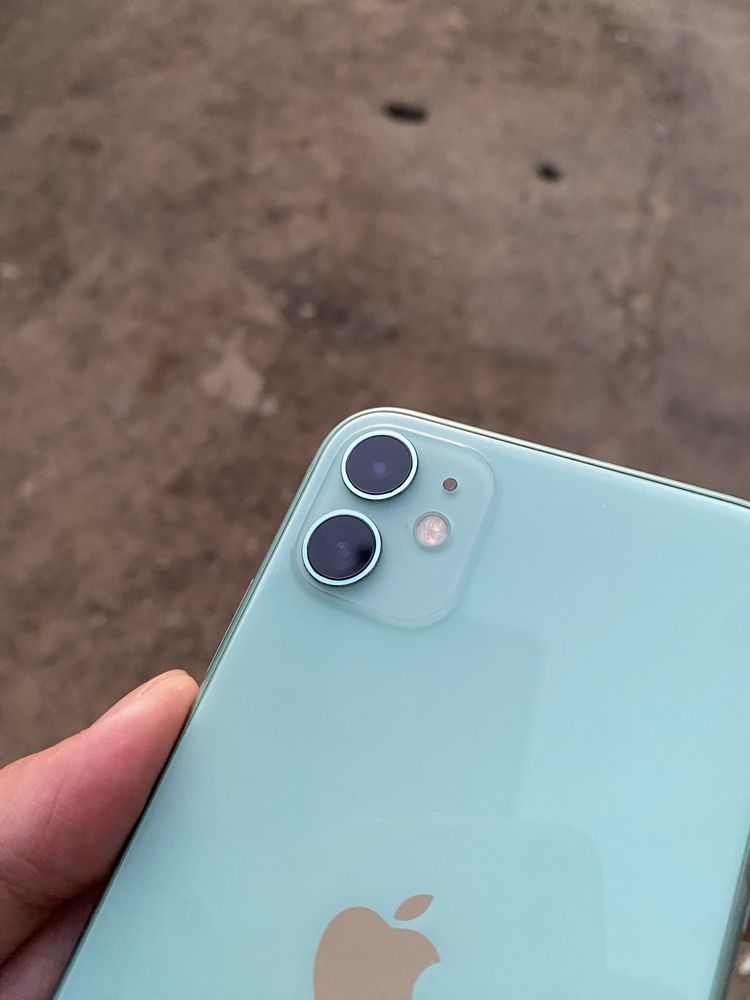 Продам iPhone 11 64gb