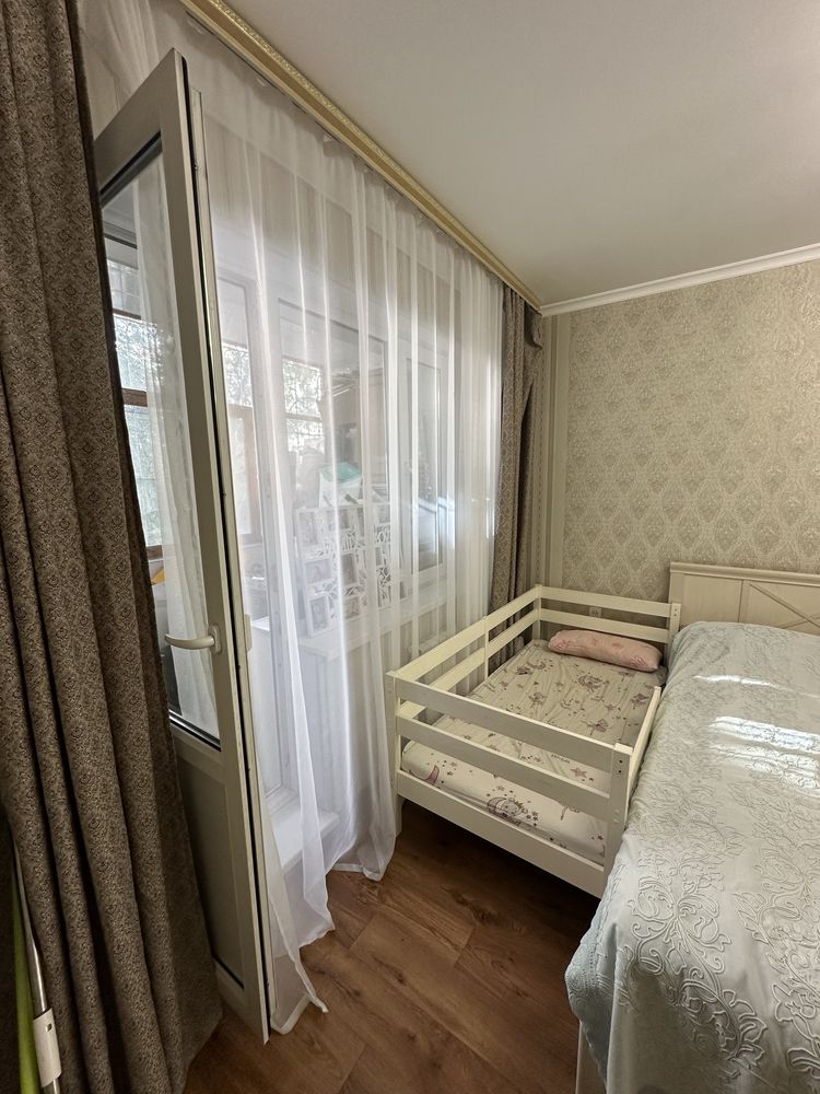 Продам 3-х комнатную квартиру в центре города