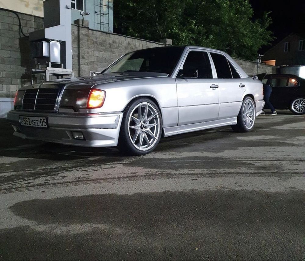 Передний задний бампер,пороги mercedes w124,тюнинг ешка мерс 124 амг