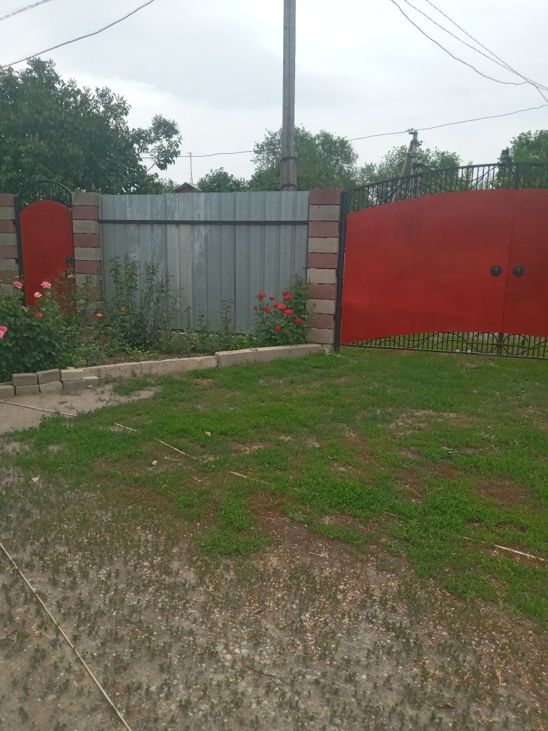 Продам дом 85кв.м с участком  18 соток в пригороде