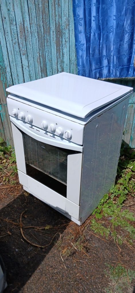 Продам электро плиту indesit