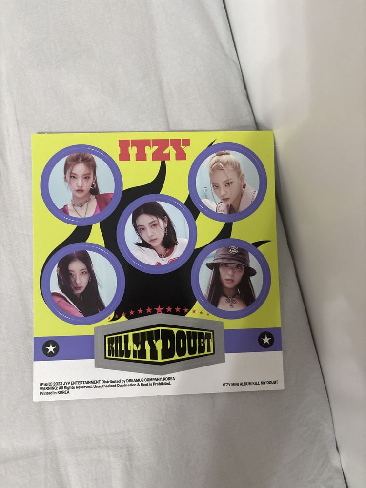 Альбом к-поп группы «ITZY»