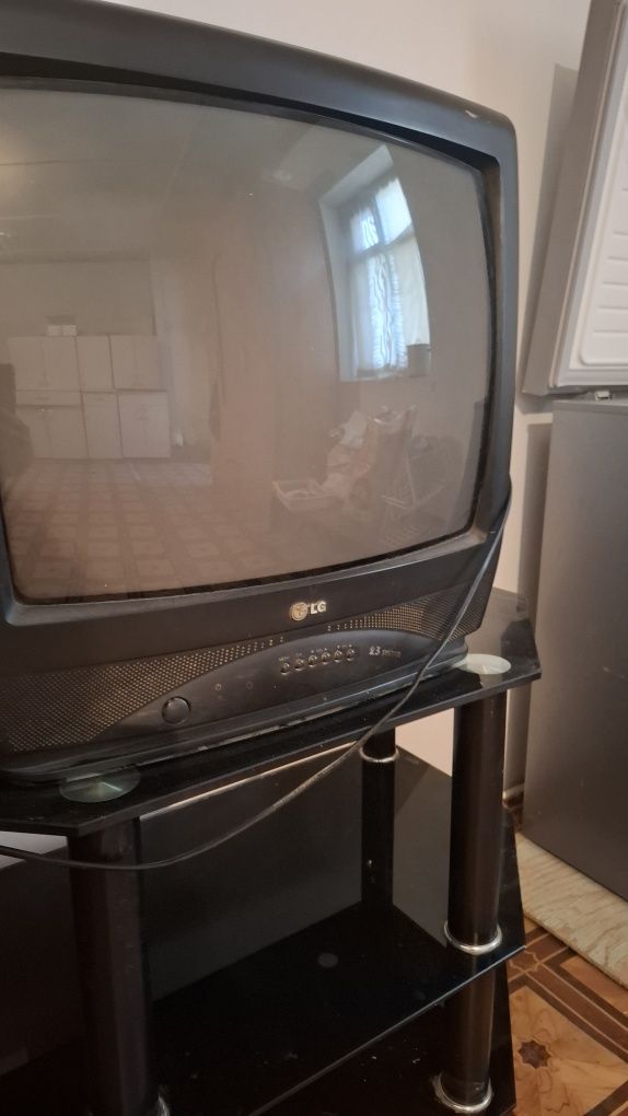 Телевизор старого образца LG