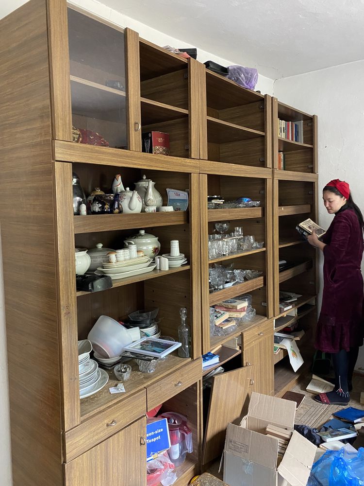 Продается Литовская книжная стенка