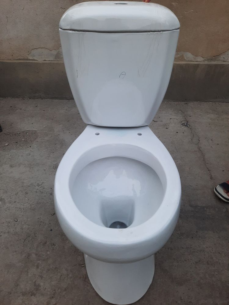 Продается унитаз новый