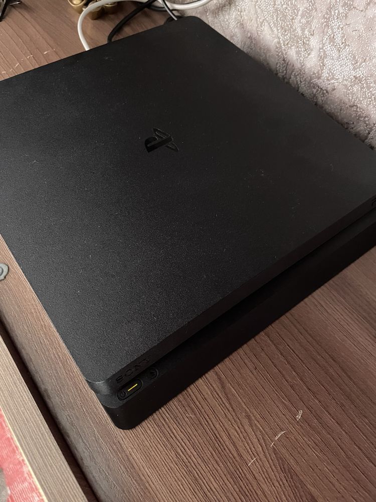Игровая приставка Sony PlayStation 4 slim 1TB+ 2 геймпада