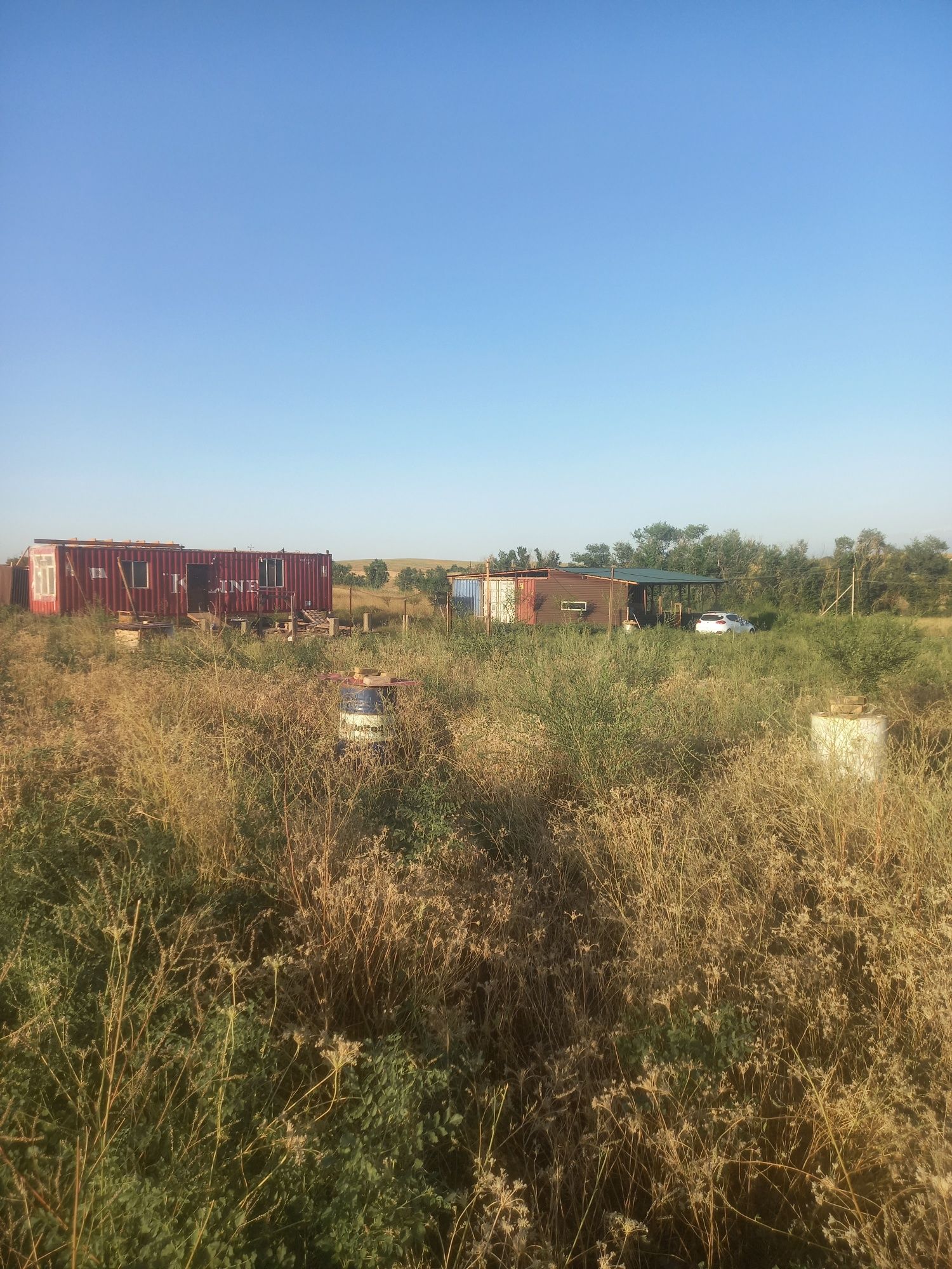 Продаётся фазенда 10.5 га.В доль трассы. Свет,вода.