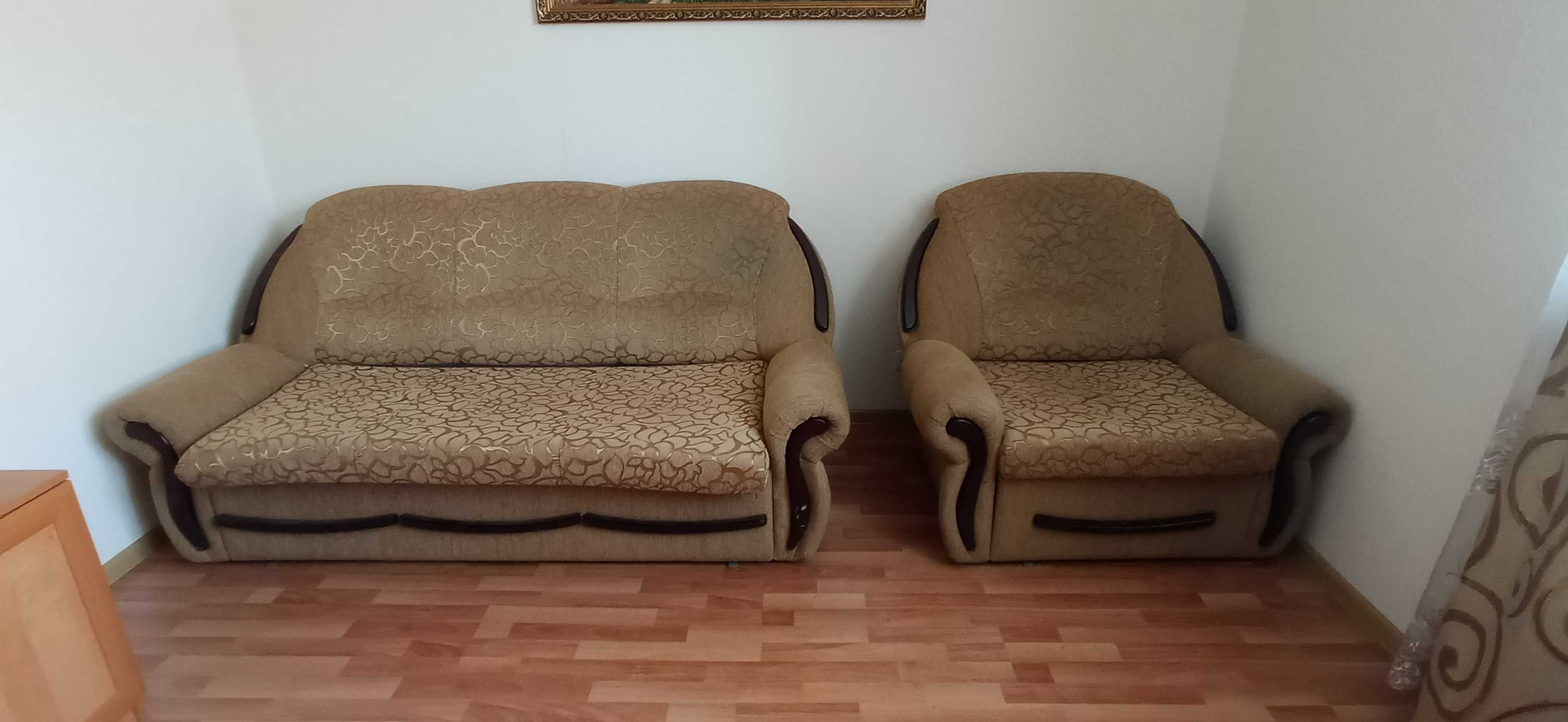 диван-кровать ,два кресла-кровати в отл. сост. можно по отдельности