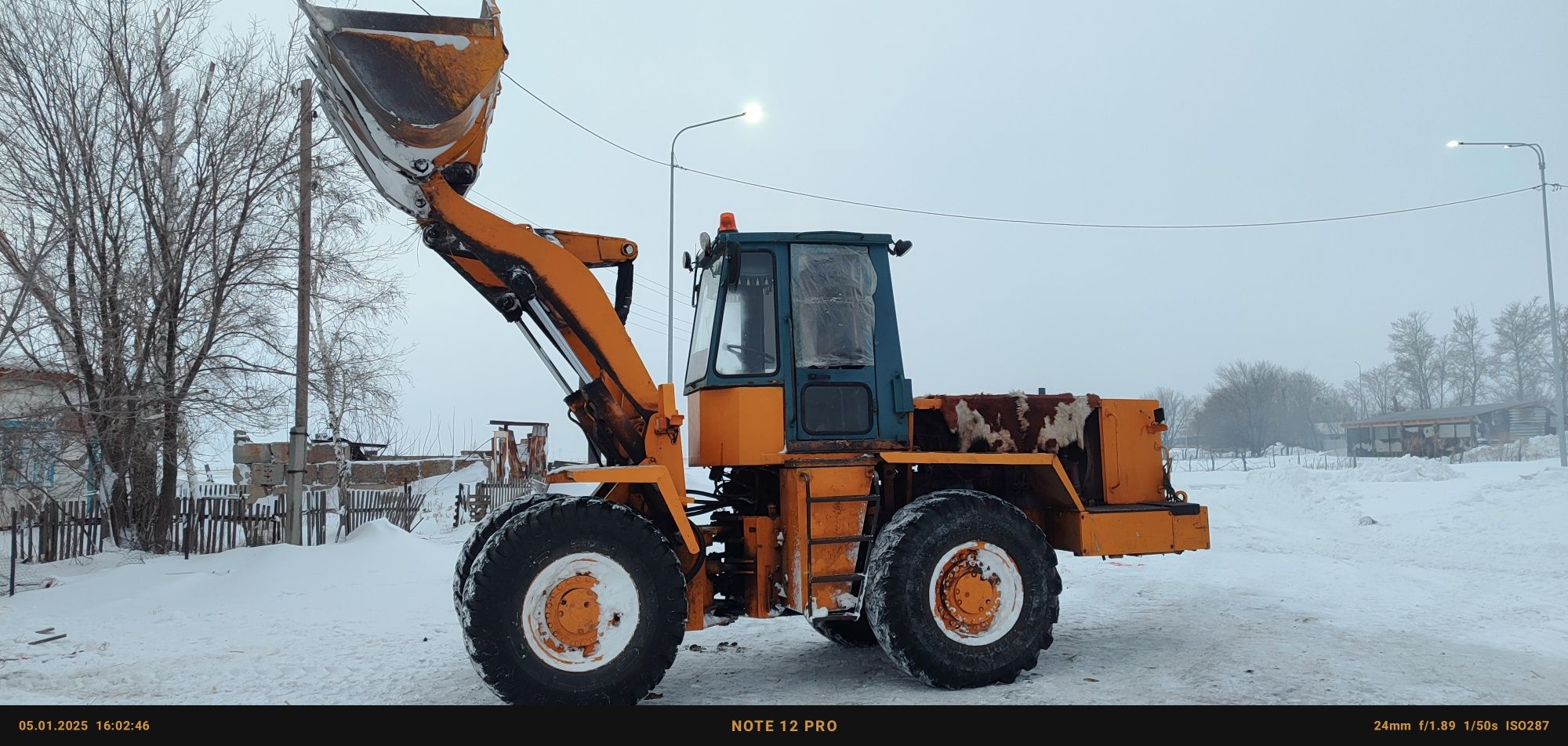 Продается погрузщик Амкодор 2куб,3.3 тонны