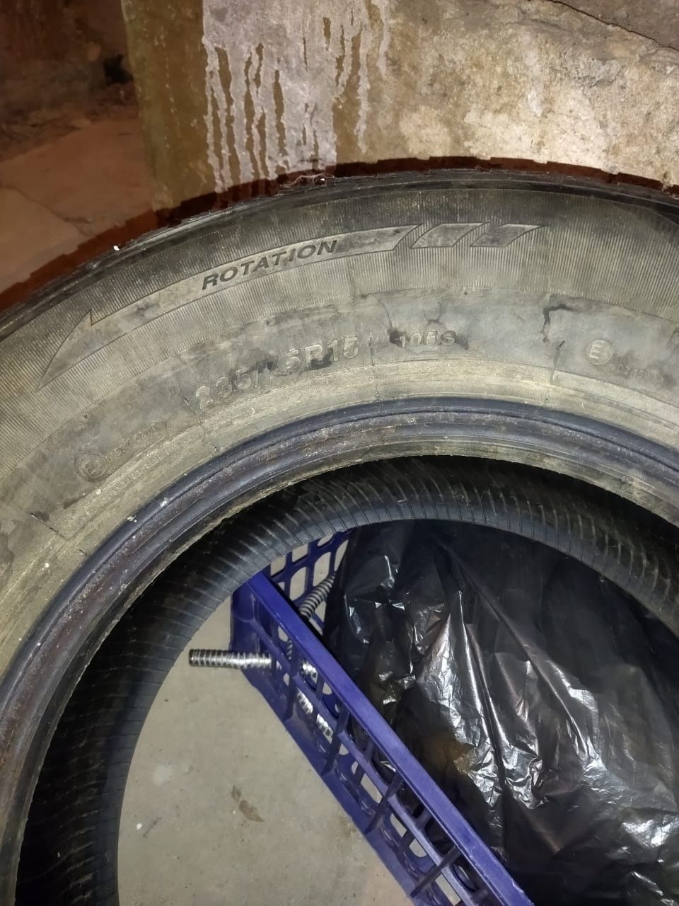 Экибастуз.  Шины зимние 235/75 R15