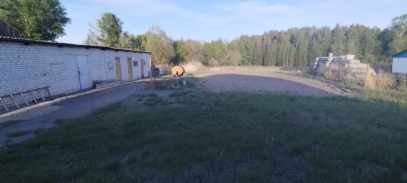 Дом в экологический чистом районе. Поселок Березовский. Все что надо е