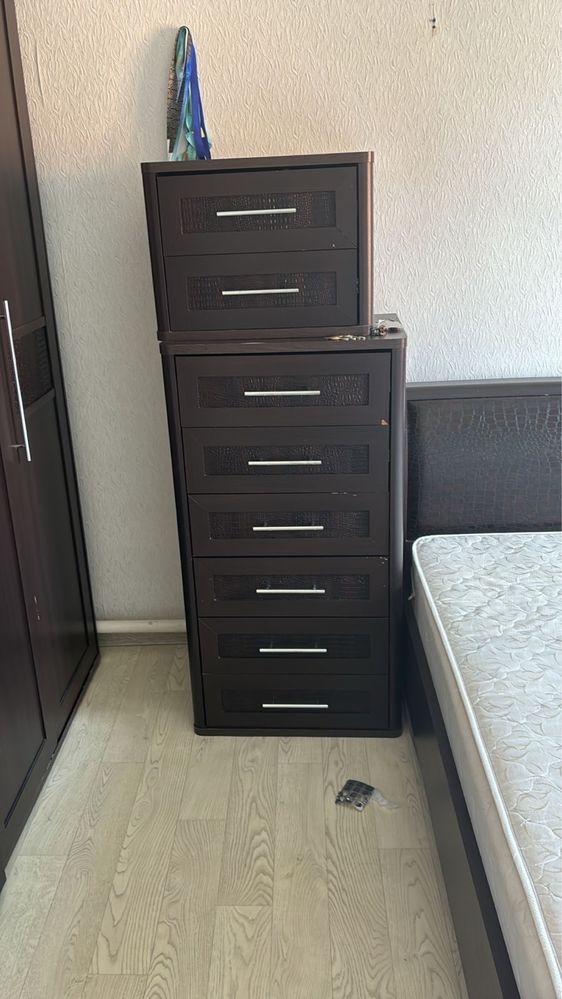 Продам спальный гарнитур