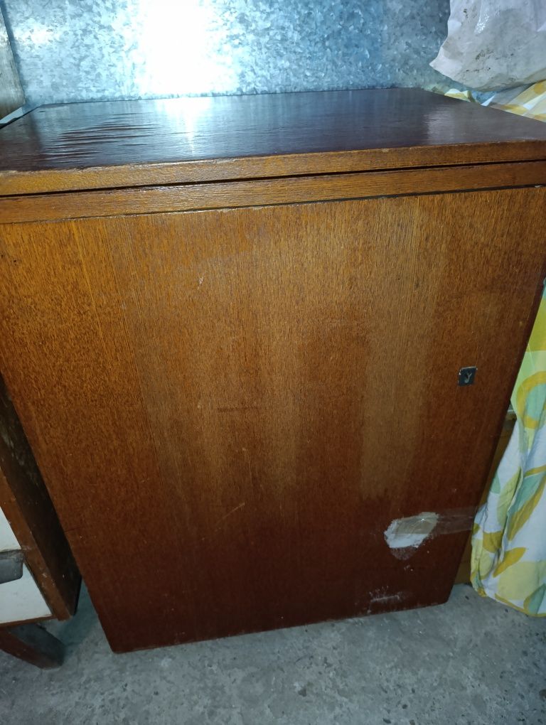 Продам механическую швейную машину