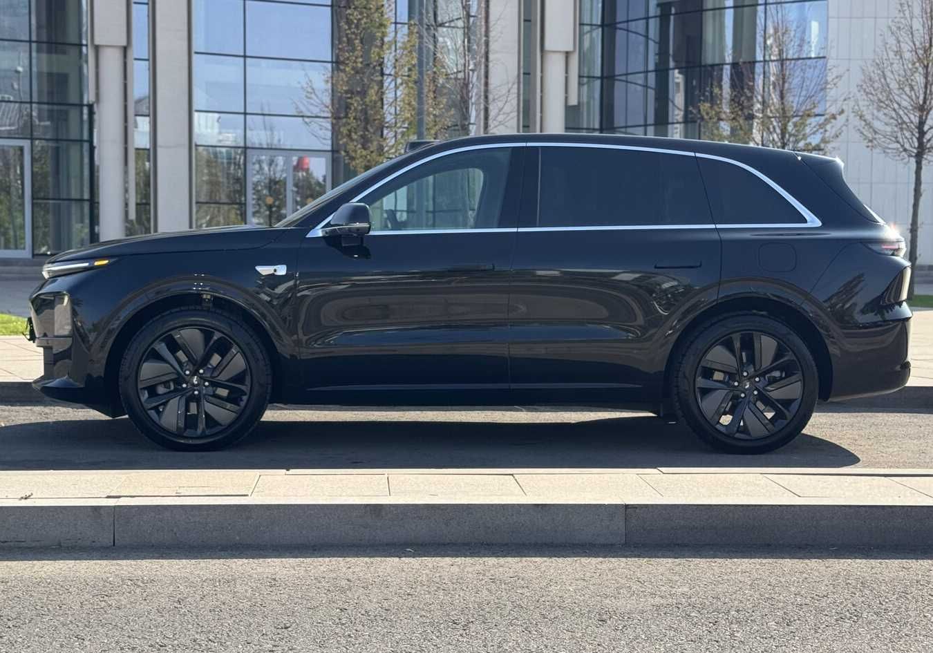 Li L6 посуточная аренда автомобиля без водителя