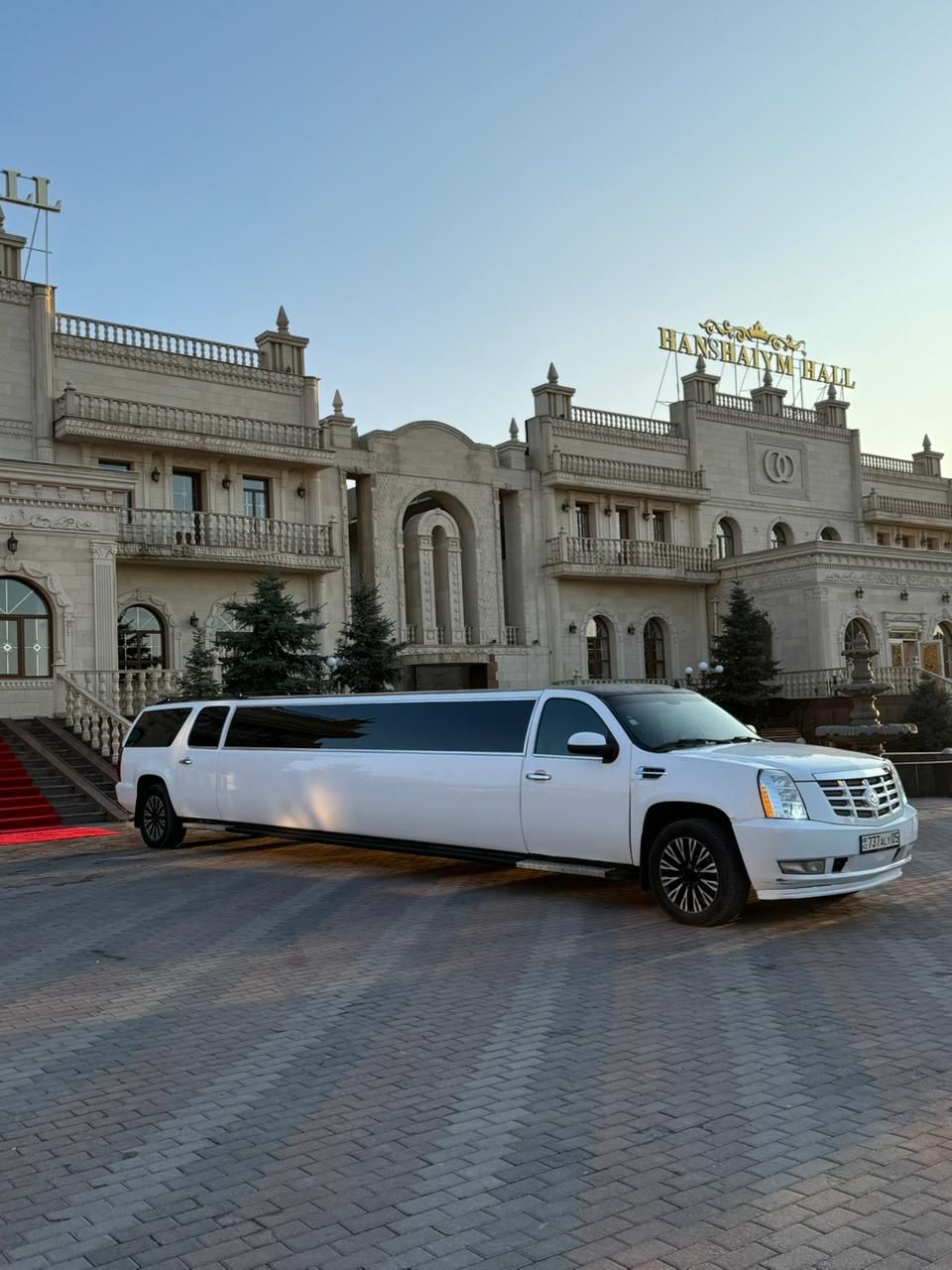 Лимузины hammer Cadillac Chrysler range rover от 10 мест до 25 мест