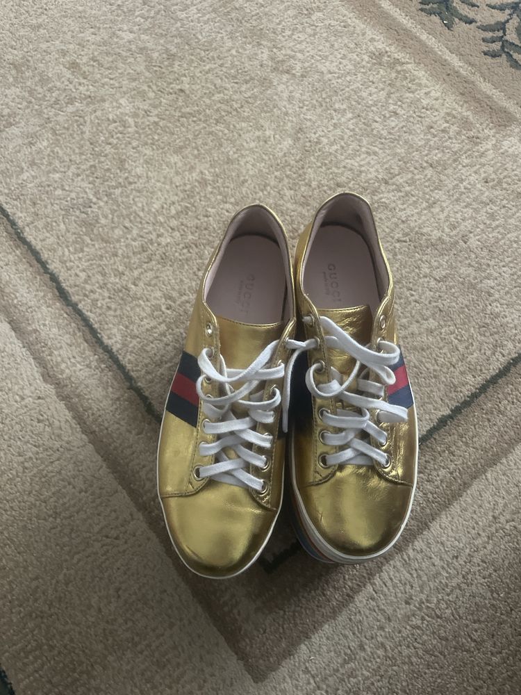Gucci обув с договорный