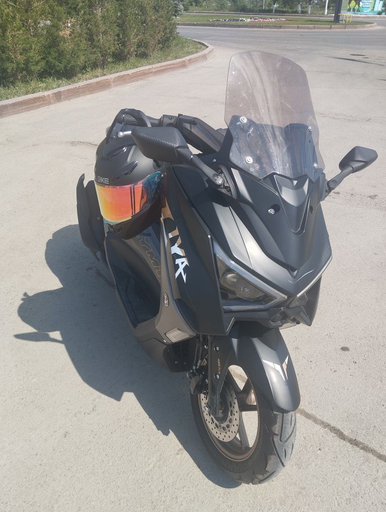 Продам  скутер Z Max Liya 180 кубов, состояние как новое,.
