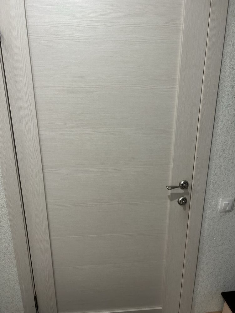 Продам две двери