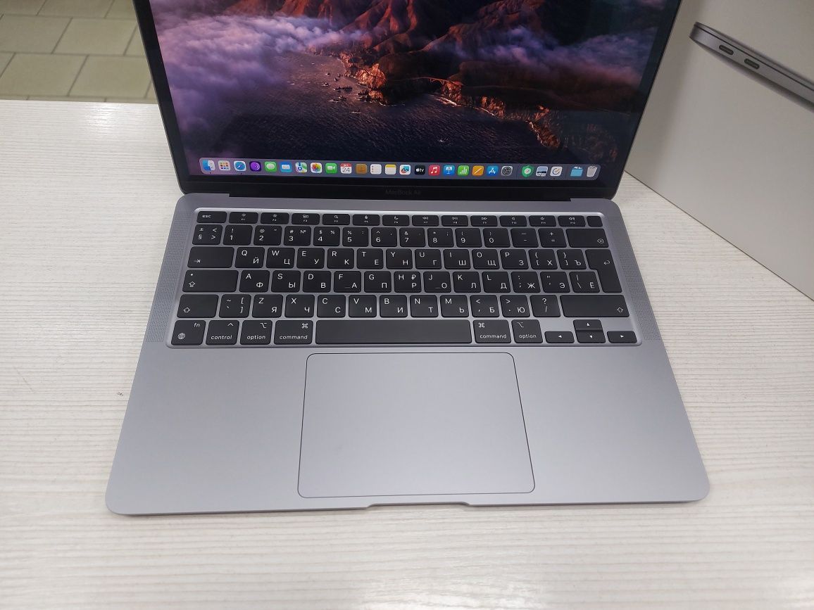 MacBook Air EAC (M1 8 ядер, 8 Gb DDR4, 256 Gb SSD)