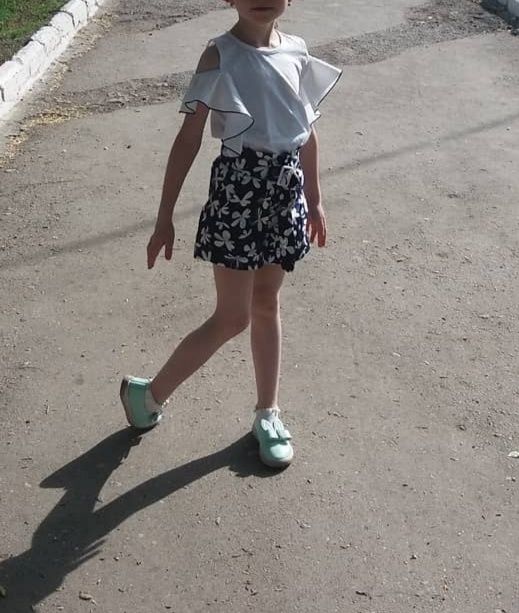 Футболочка с открытыми плечами