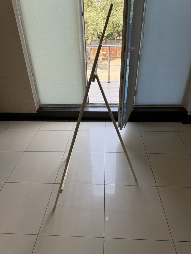 Продам мольберт для фото (150см)
