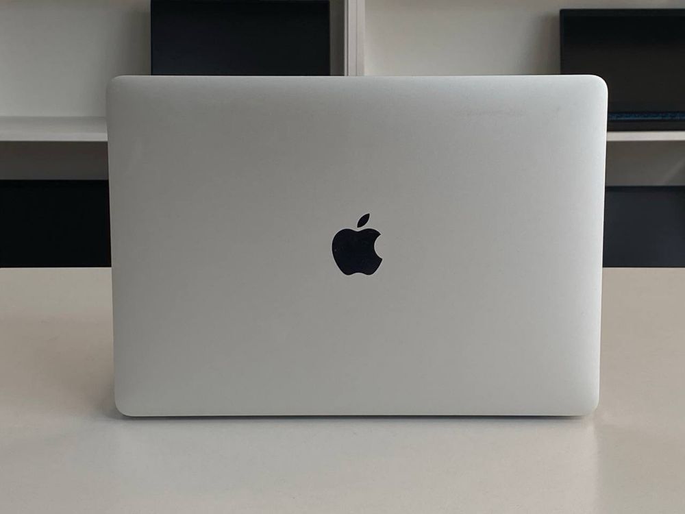 Ноутбук MacBook Pro 13 2017года Intel Core i5/8GB/SSD128/162 цикла
