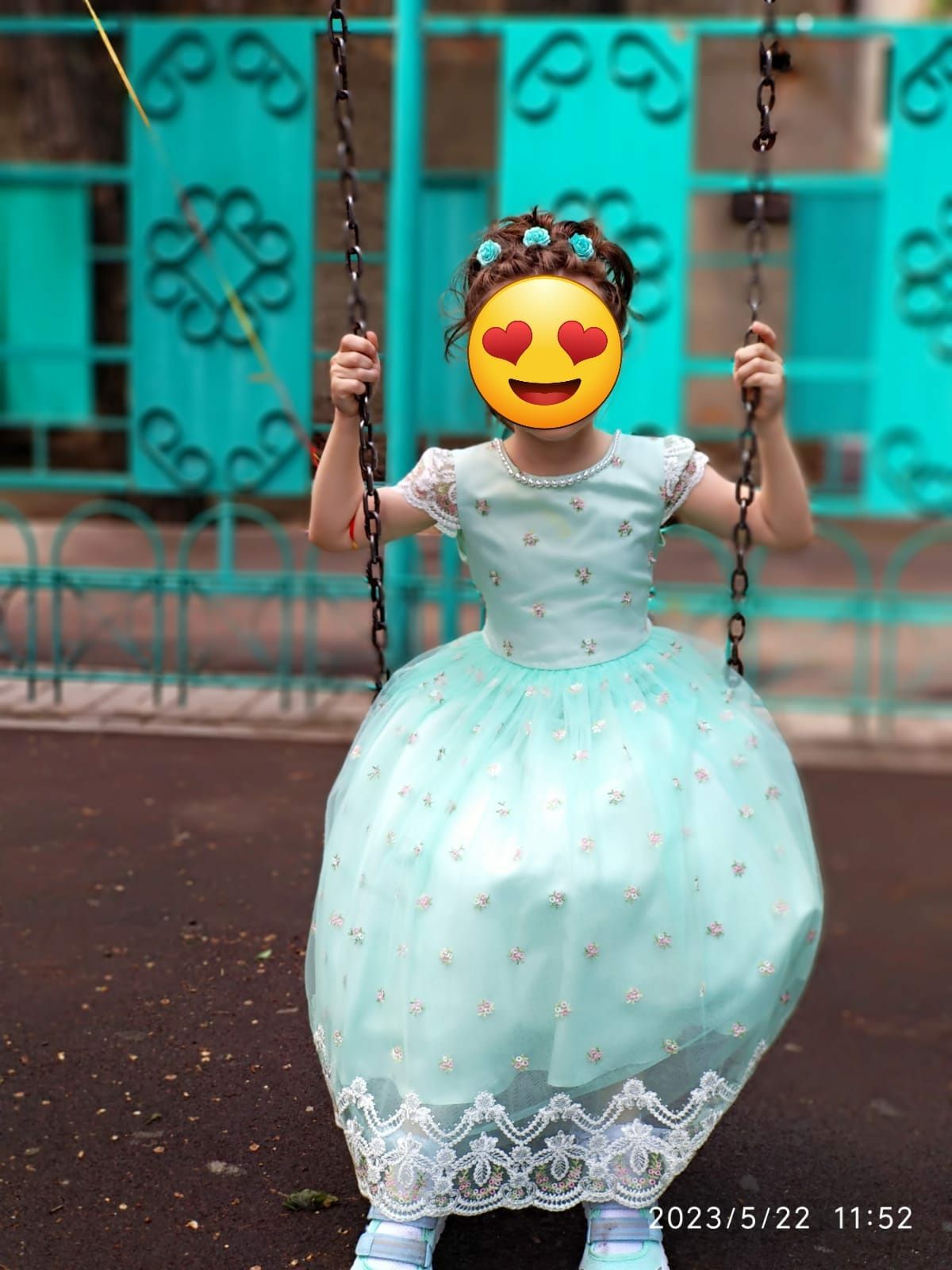Платья нарядные детские на 5 - 6 лет. Ул.Спасская.