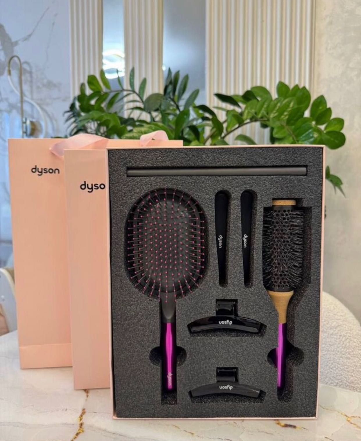 Продам Подарочные Наборы Dyson Styling Set Набор Расчесок