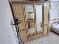 Продам шкаф, кровать, комот тумбы