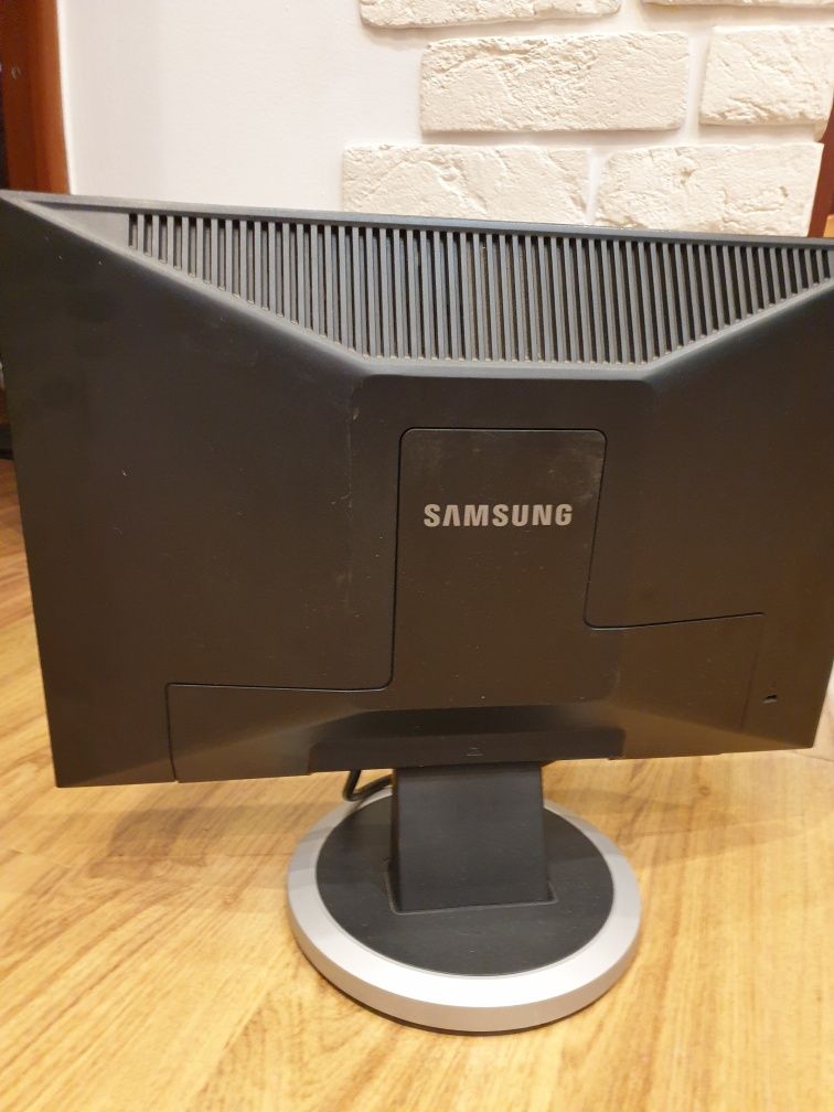 Монитор Samsung 940nw
