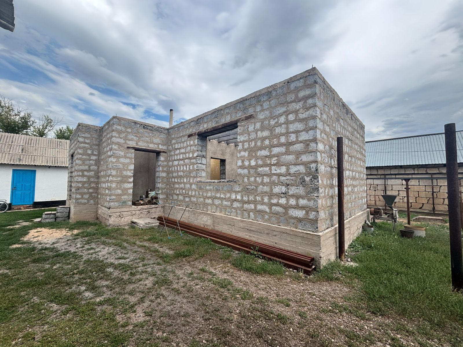 Продам квартиру в 2-х квартирном доме.