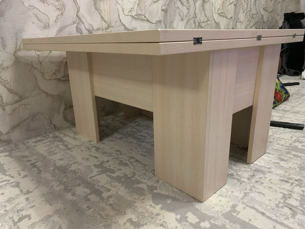 Продается стол, раскладной, размеры длина-160 см, ширина 90 см