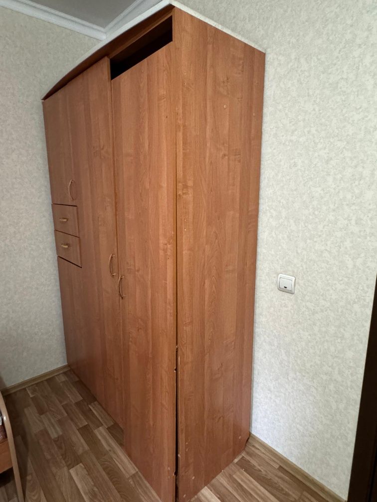 Продам шифоньер!