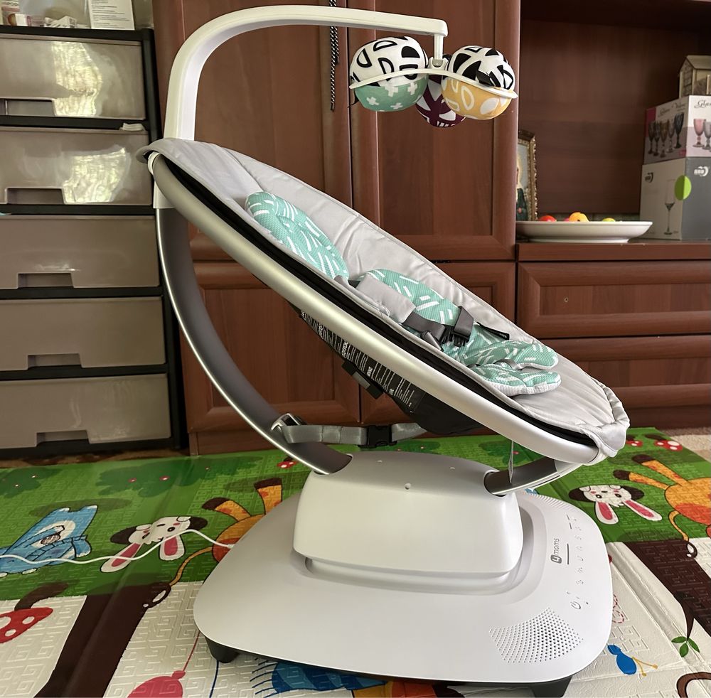 Продам электрокачелю 4Moms MamaRoo5