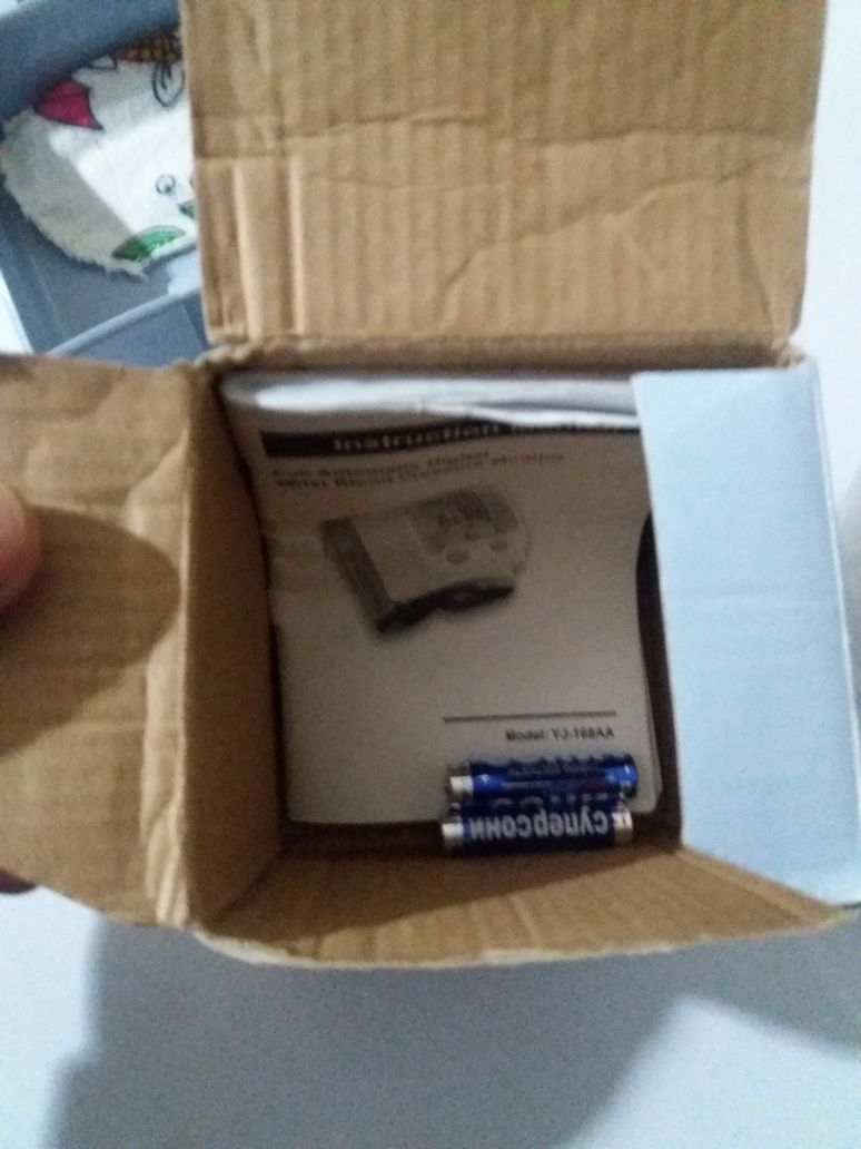 Продам электронный тонометр импортный новый