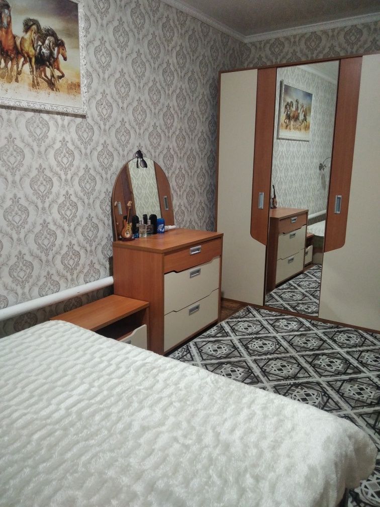 Продаётся четырёхкомнатная квартира на земле.