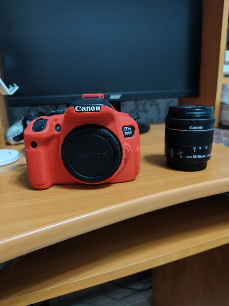 Фотоаппарат Canon EOS 700D