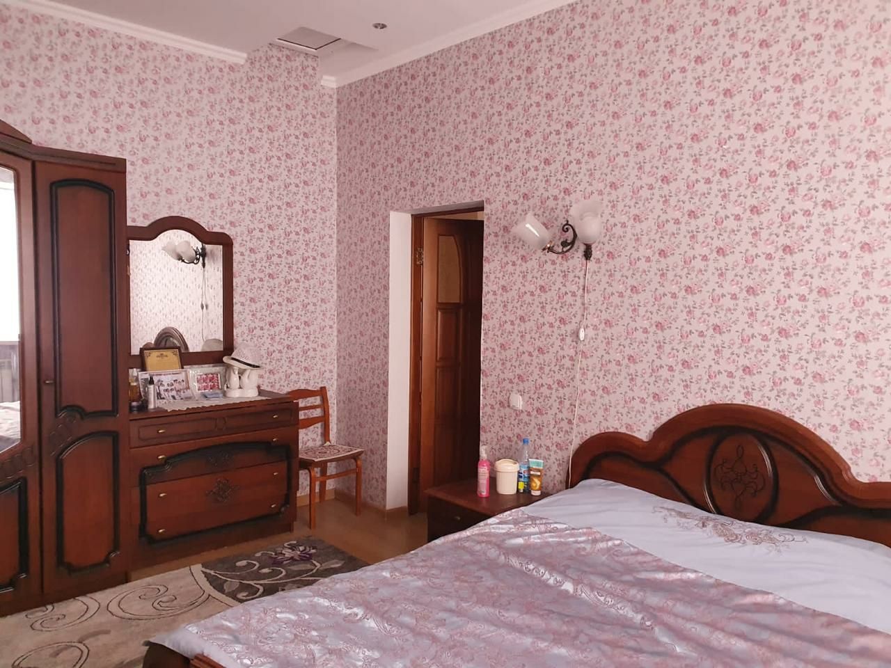 Продам коттедж 290 м2 Самал 3 НЕ ТОПИЛО!!!