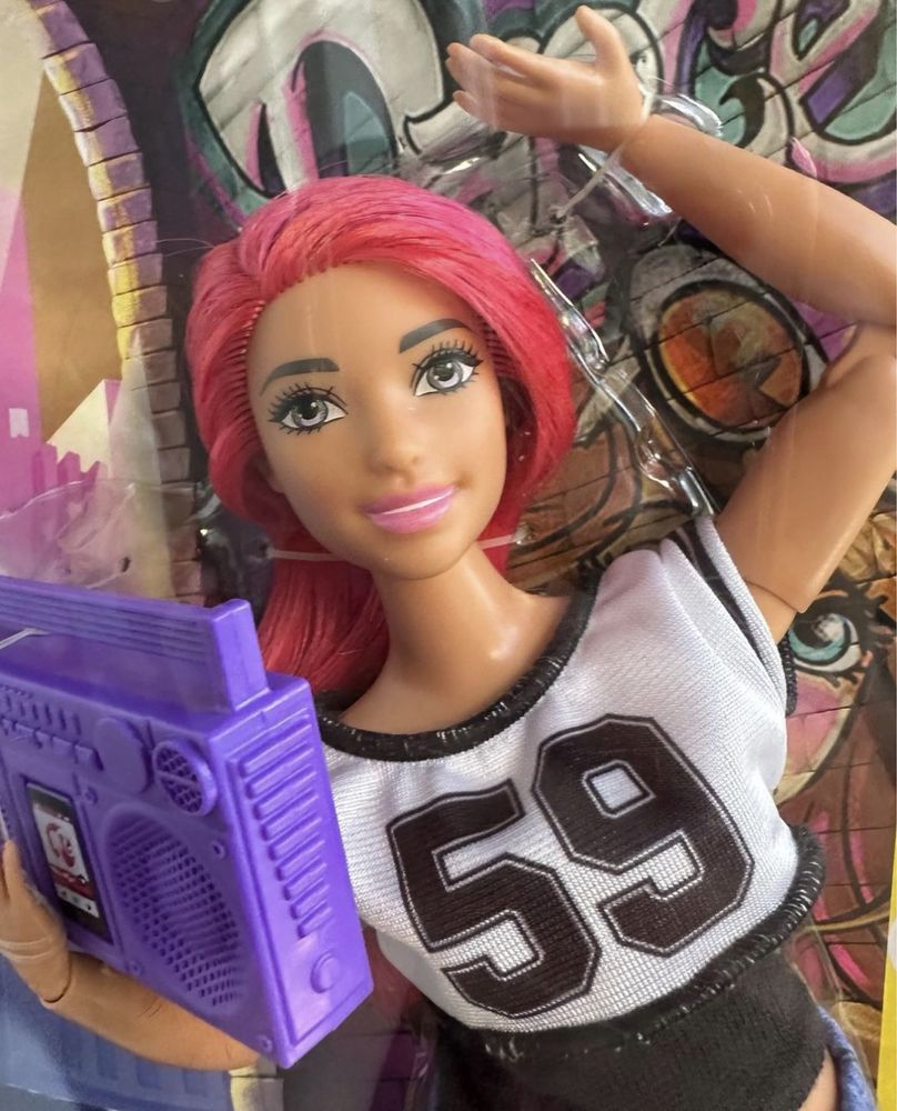 Barbie. Кукла Барби теннис (18,5 т), футбол (18,5 т), танцы (21 т)