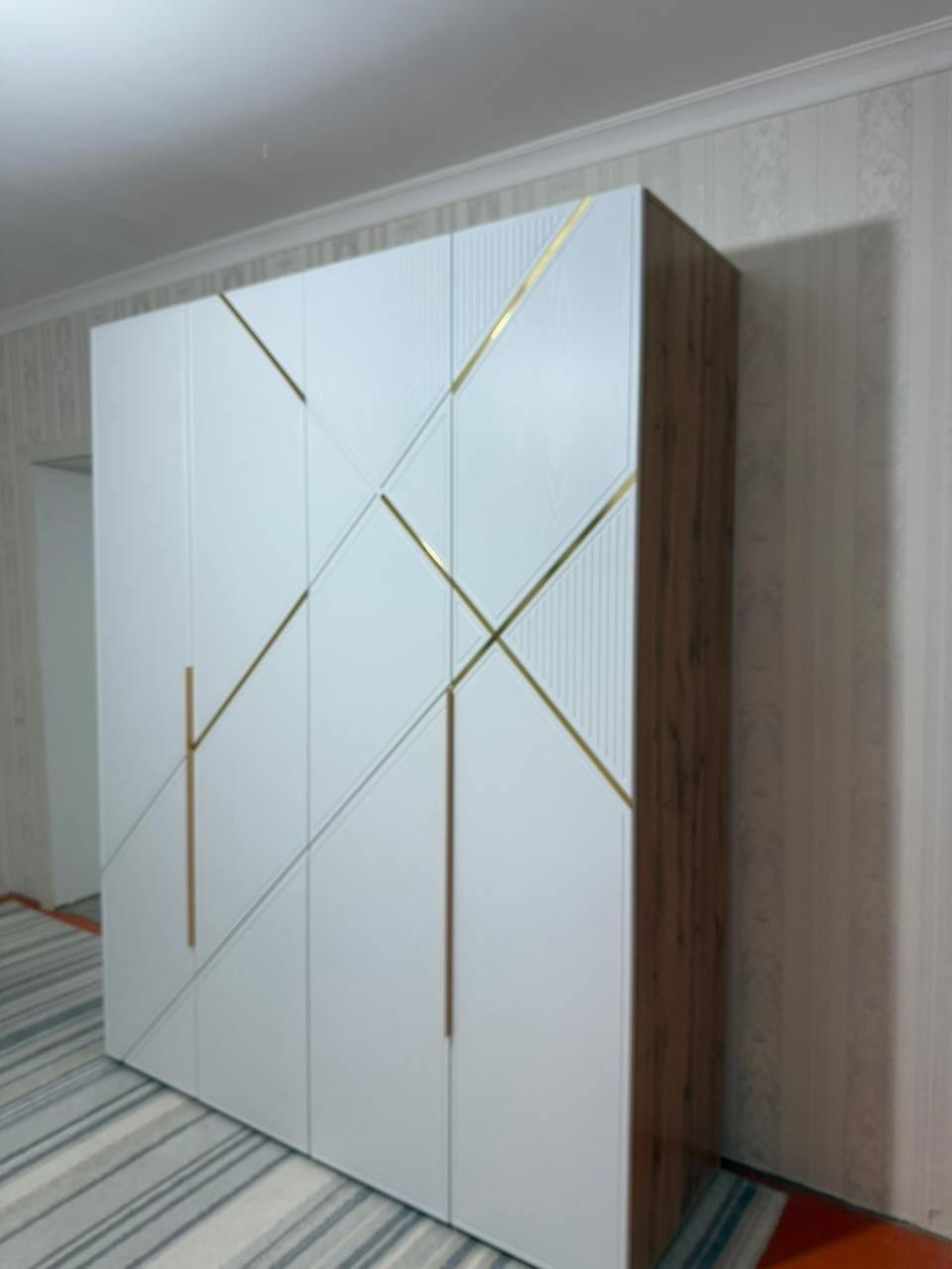 Продаются Шкаф прихожая