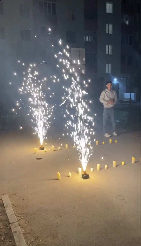 Холодный фонтан, надпись Happy Birthday, белая сердце на день рождения