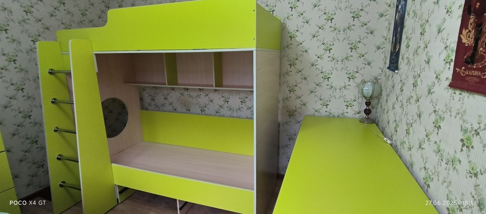 Продам детский уголок  кровать, стол.возможно и комод как комплект