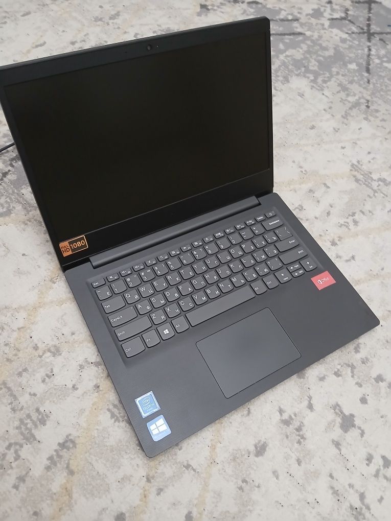 Почти новая 4месяц ноутбук Lenovo ssd+hdd 1TB